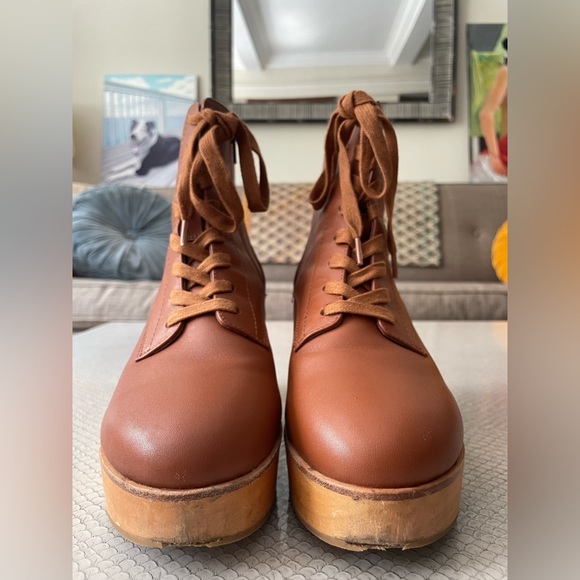 TODAY ONLY✨🤎 CHARLOTTE STONE LUGGAGE BROWN LINDY CLOG BOOT W/DUSTBAG 🤎 - Picture 5 of 13